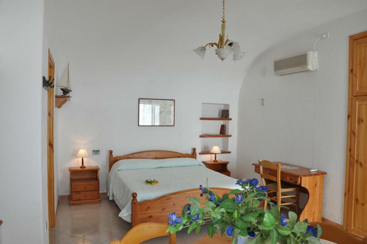Il Capriccio Guesthouse Ponza Exterior photo